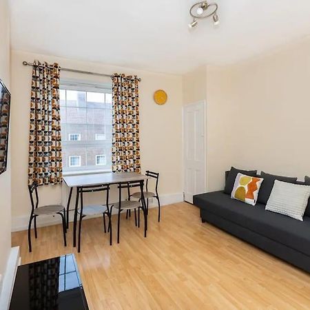 伦敦Tranquil 1Br In South Bank With Onsite Parking公寓 外观 照片