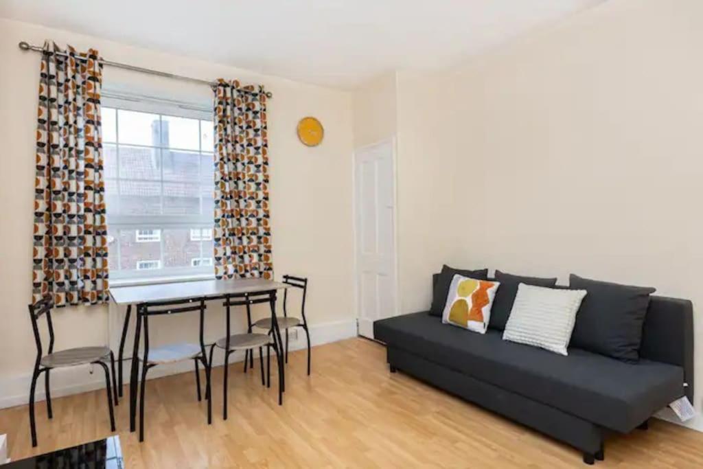 伦敦Tranquil 1Br In South Bank With Onsite Parking公寓 外观 照片