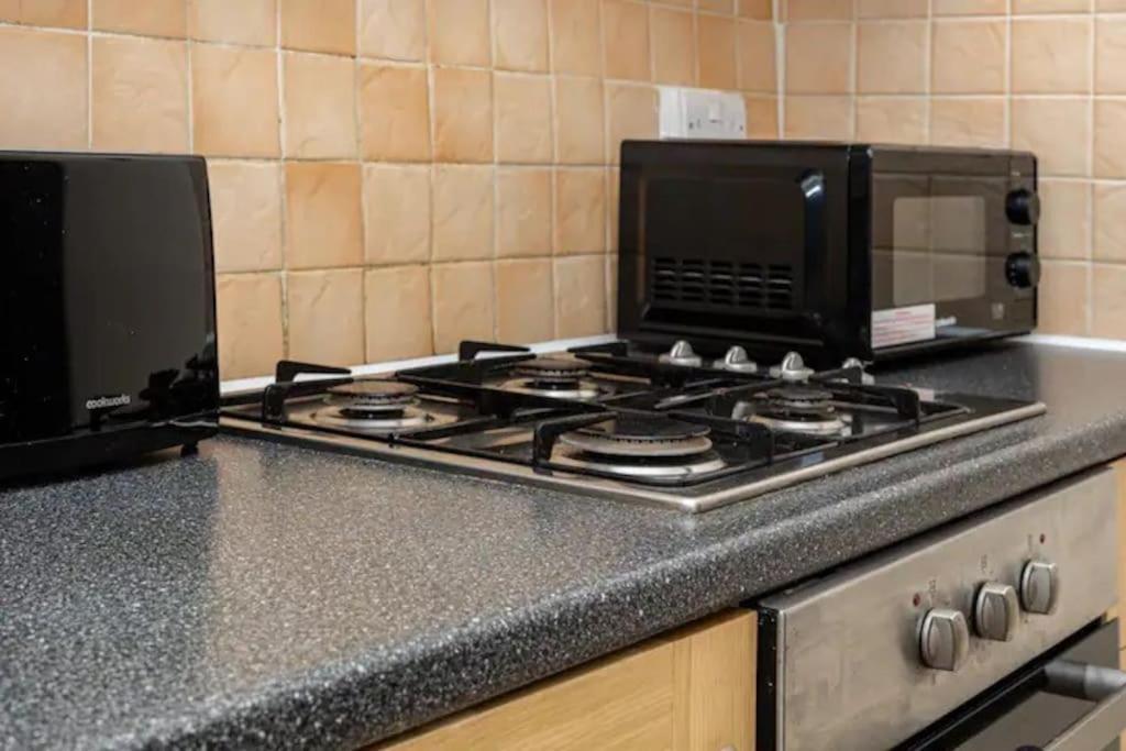 伦敦Tranquil 1Br In South Bank With Onsite Parking公寓 外观 照片