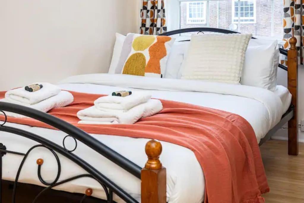 伦敦Tranquil 1Br In South Bank With Onsite Parking公寓 外观 照片