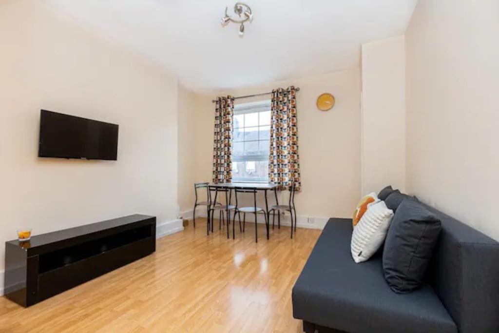 伦敦Tranquil 1Br In South Bank With Onsite Parking公寓 外观 照片