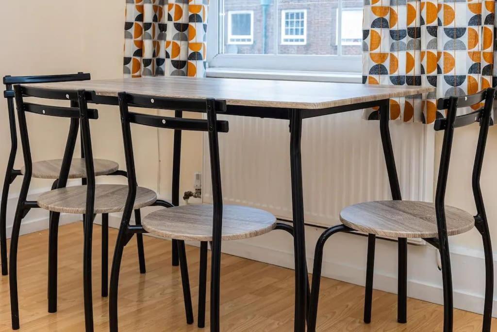 伦敦Tranquil 1Br In South Bank With Onsite Parking公寓 外观 照片