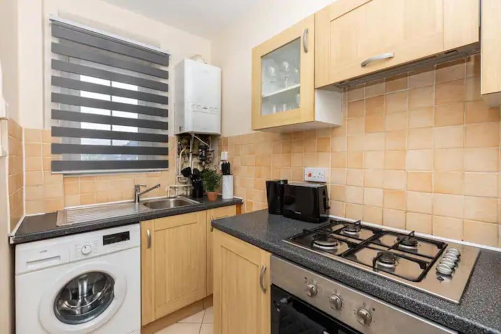 伦敦Tranquil 1Br In South Bank With Onsite Parking公寓 外观 照片